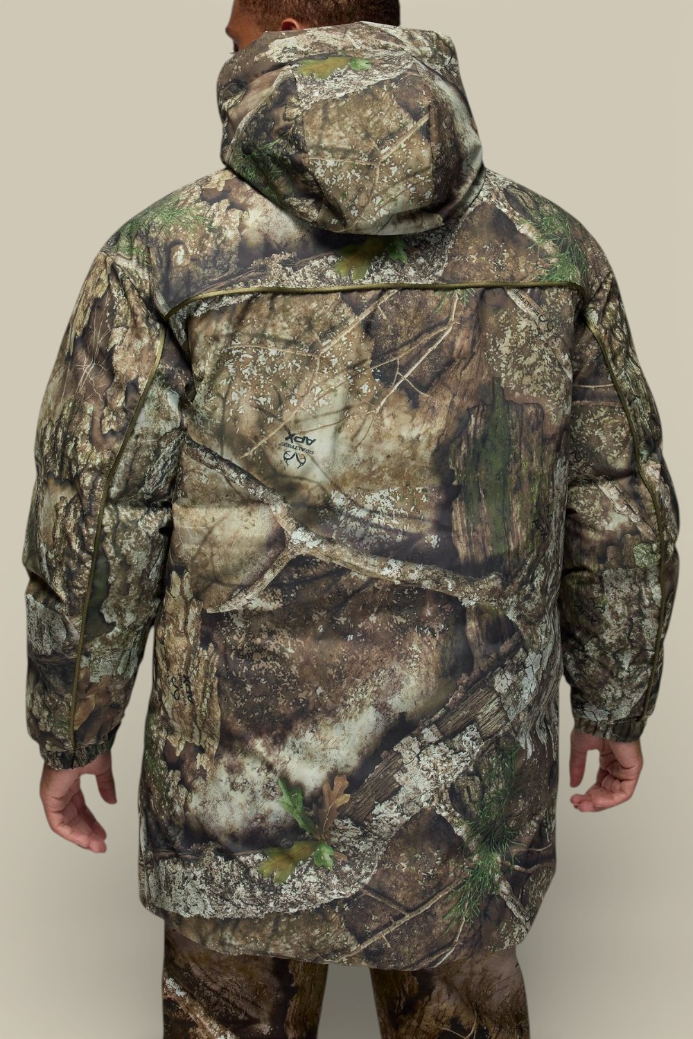 תמונת דוגמן אחורית של מעיל פוך Jordan Flight