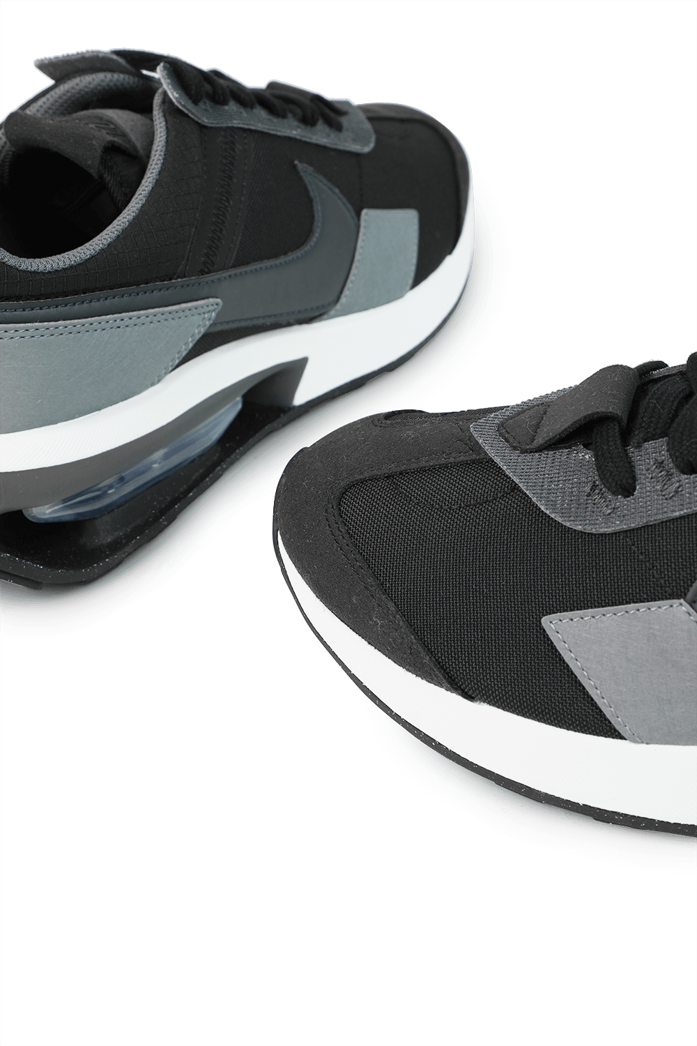 תמונת תקריב של נעלי סניקרס איר מקס פרה-דיי