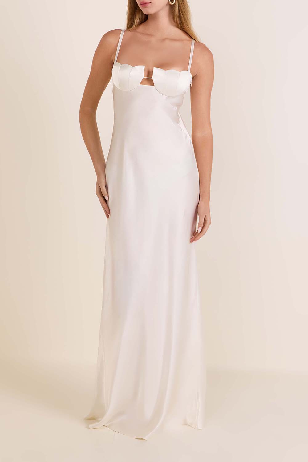 תמונת דוגמן קידמית של שמלת מקסי