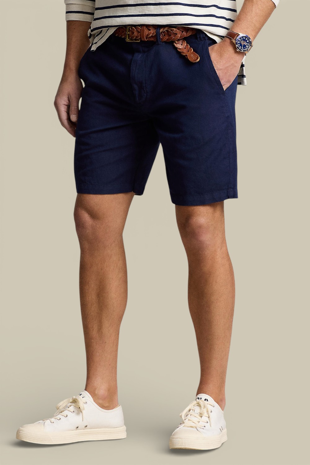 תמונת דוגמן קידמית של מכנסים קצרים