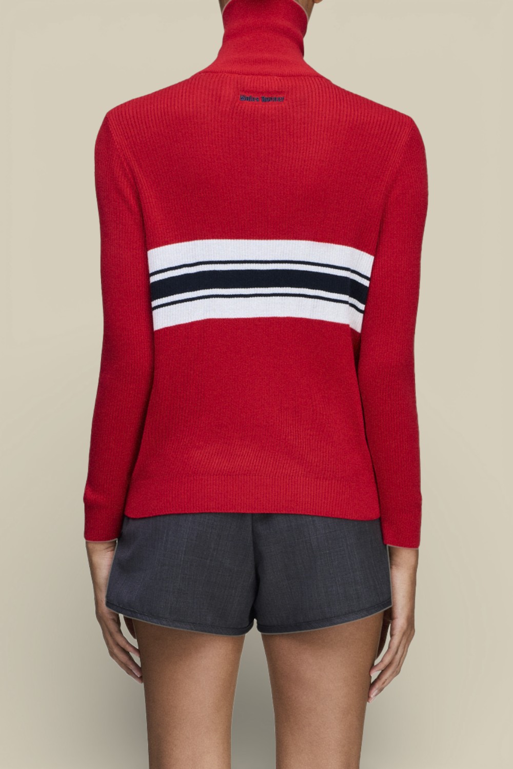 תמונת דוגמן אחורית של סווטשירט