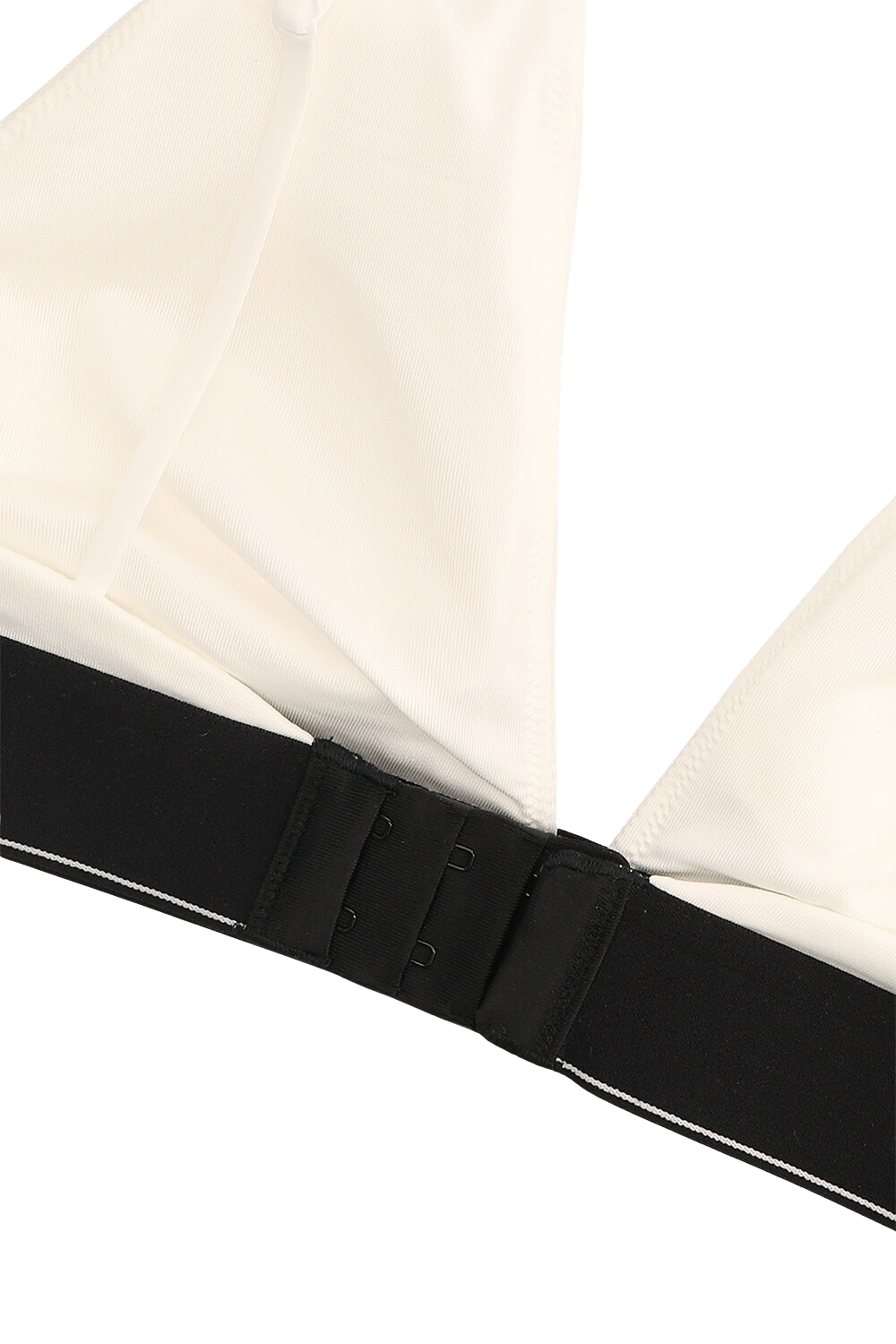 תמונה אחורית של חזיית משולשים