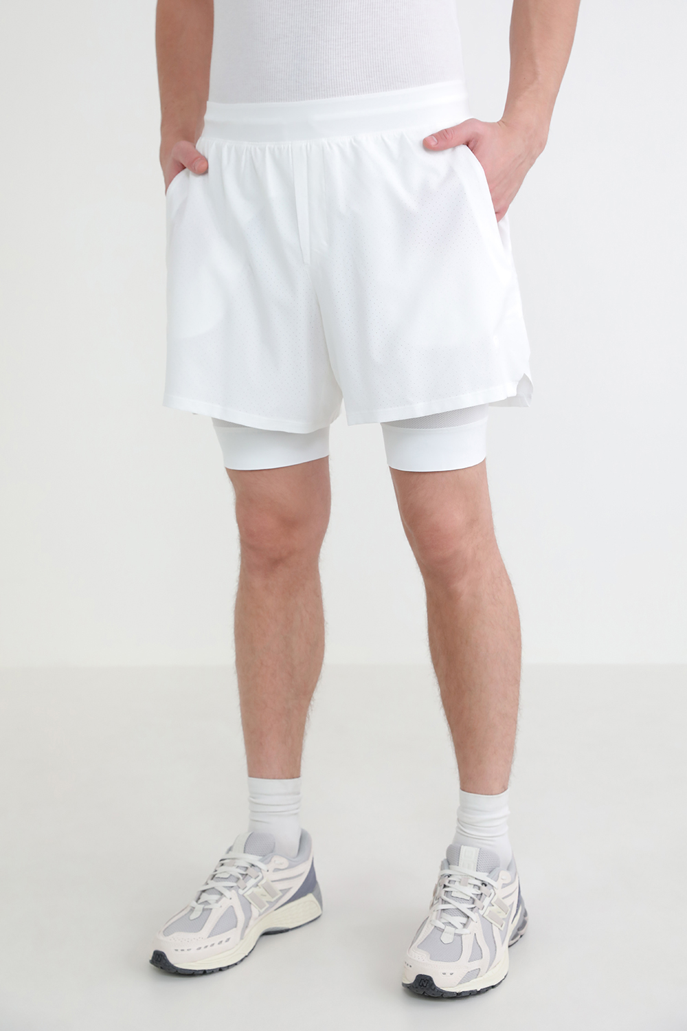 תמונת דוגמן קידמית של Vented Tennis Short