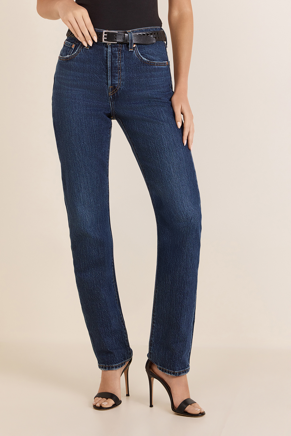 תמונת דוגמן קידמית של מכנסי ג'ינס 501 בגזרה ישרה