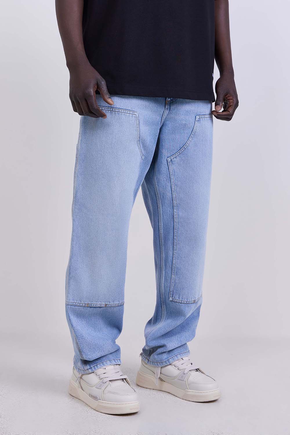 תמונת דוגמן קידמית של מכנסי ג'ינס דאבל ניי