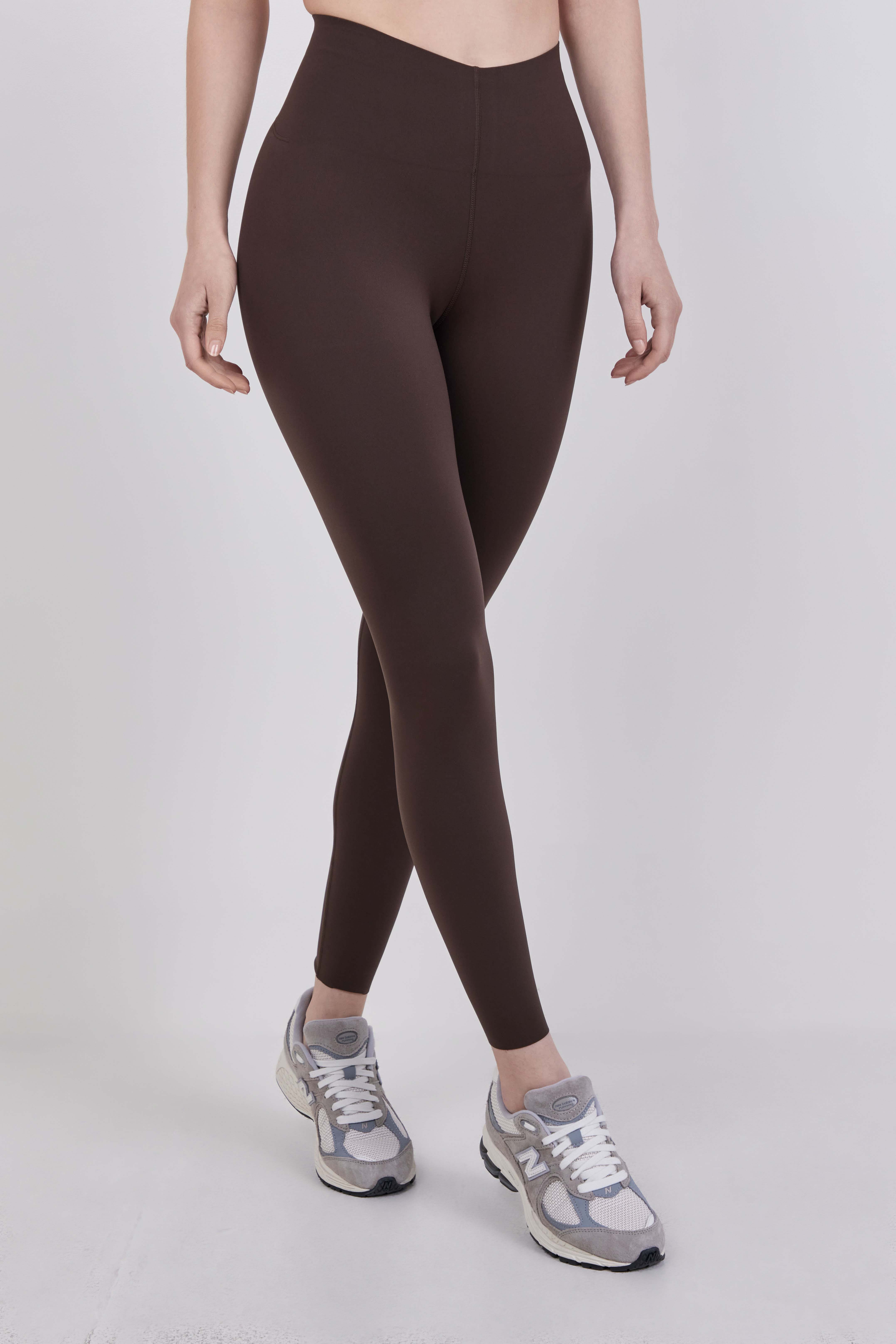 תמונת דוגמן קידמית של lululemon Glow Up&trade; Super-High-Rise Tight 25''