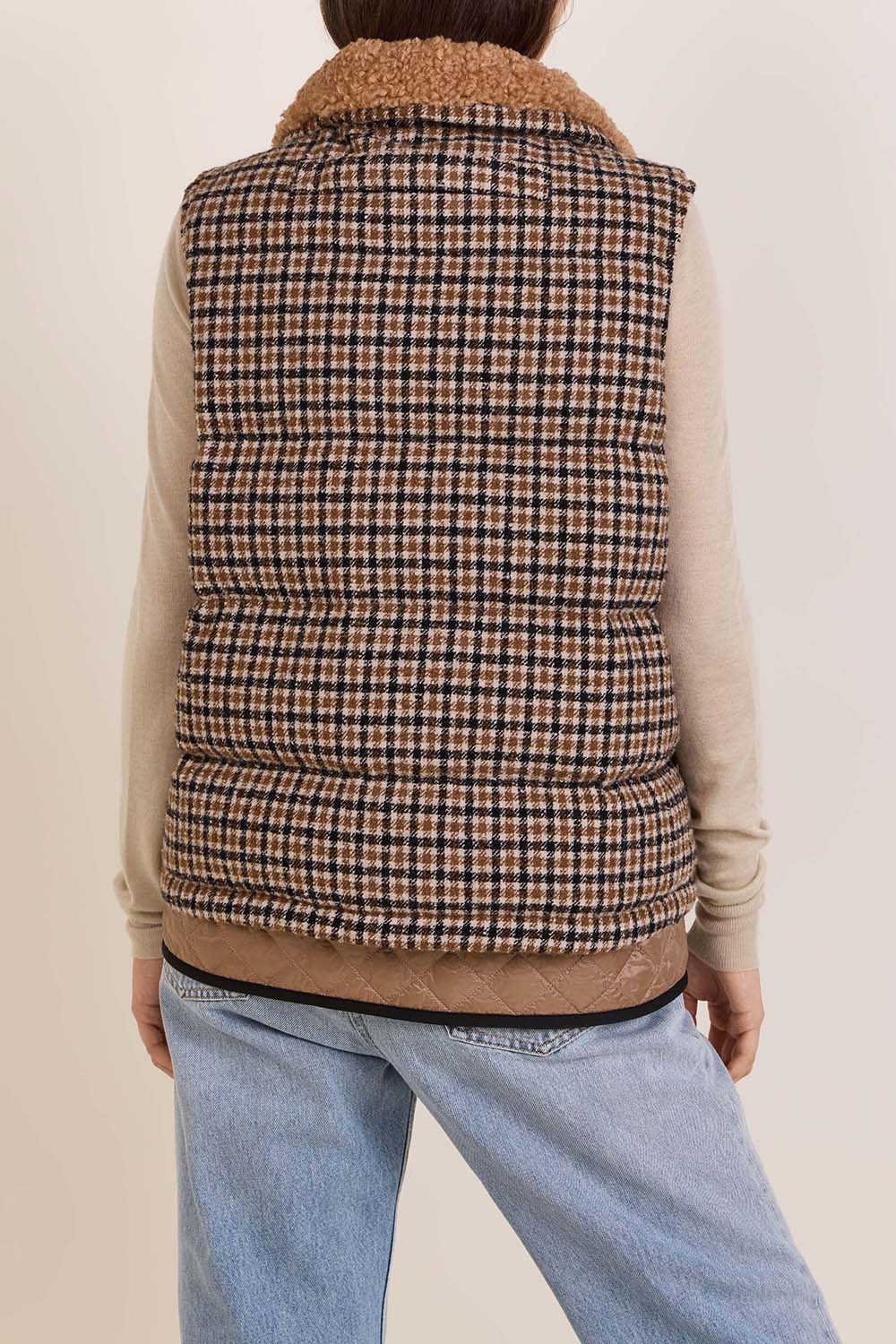 תמונת דוגמן אחורית של וסט פוך