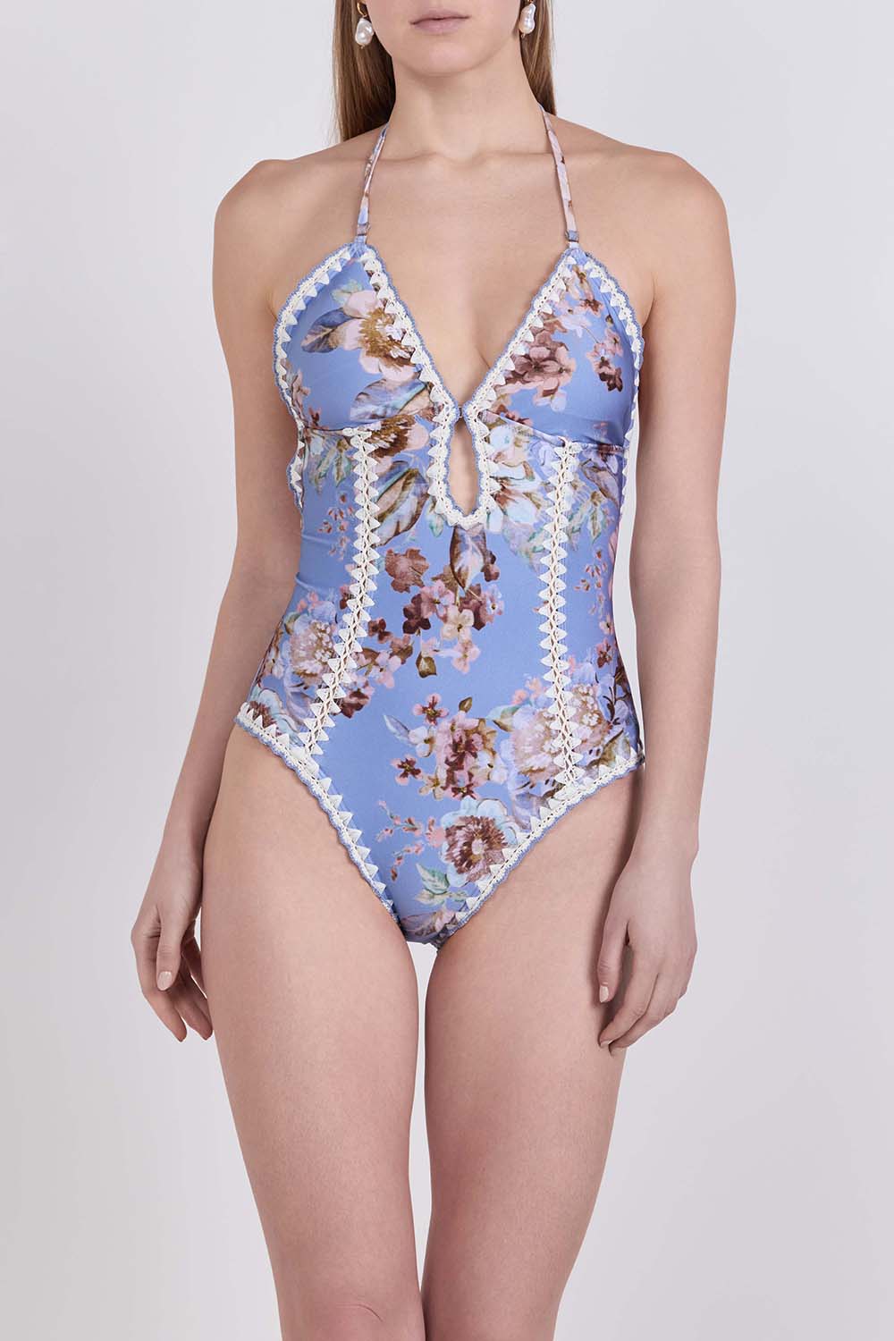 תמונת דוגמן קידמית של בגד ים שלם קרושה