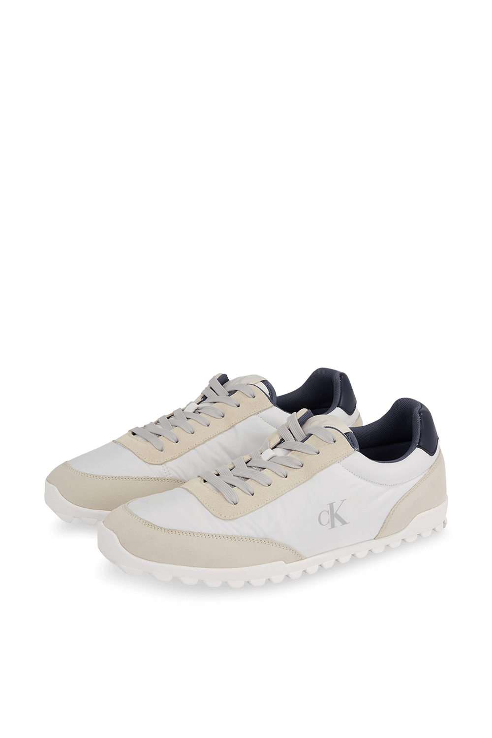 נעלי סניקרס