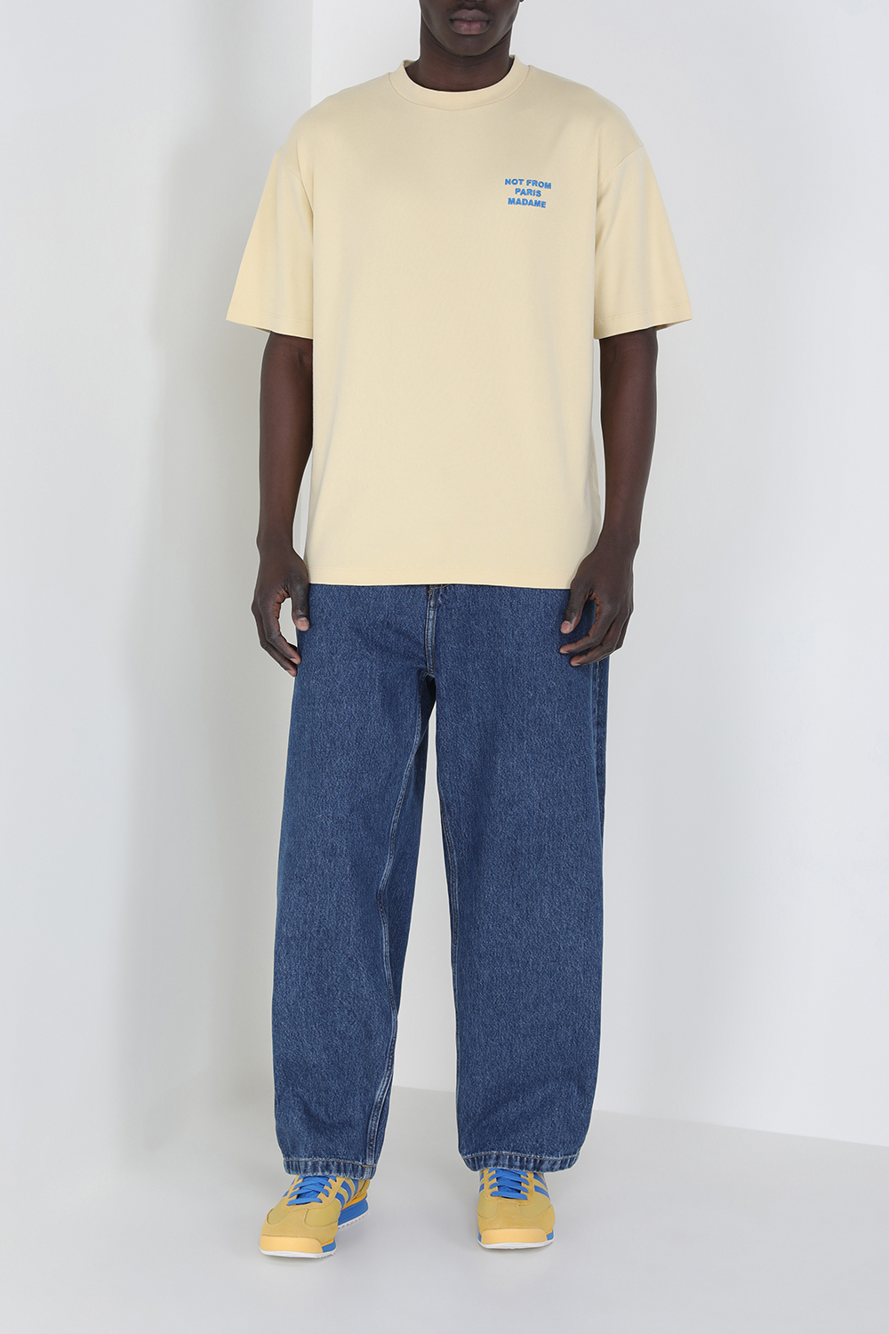 תמונת דוגמן קידמית של נעלי סניקרס SL 72