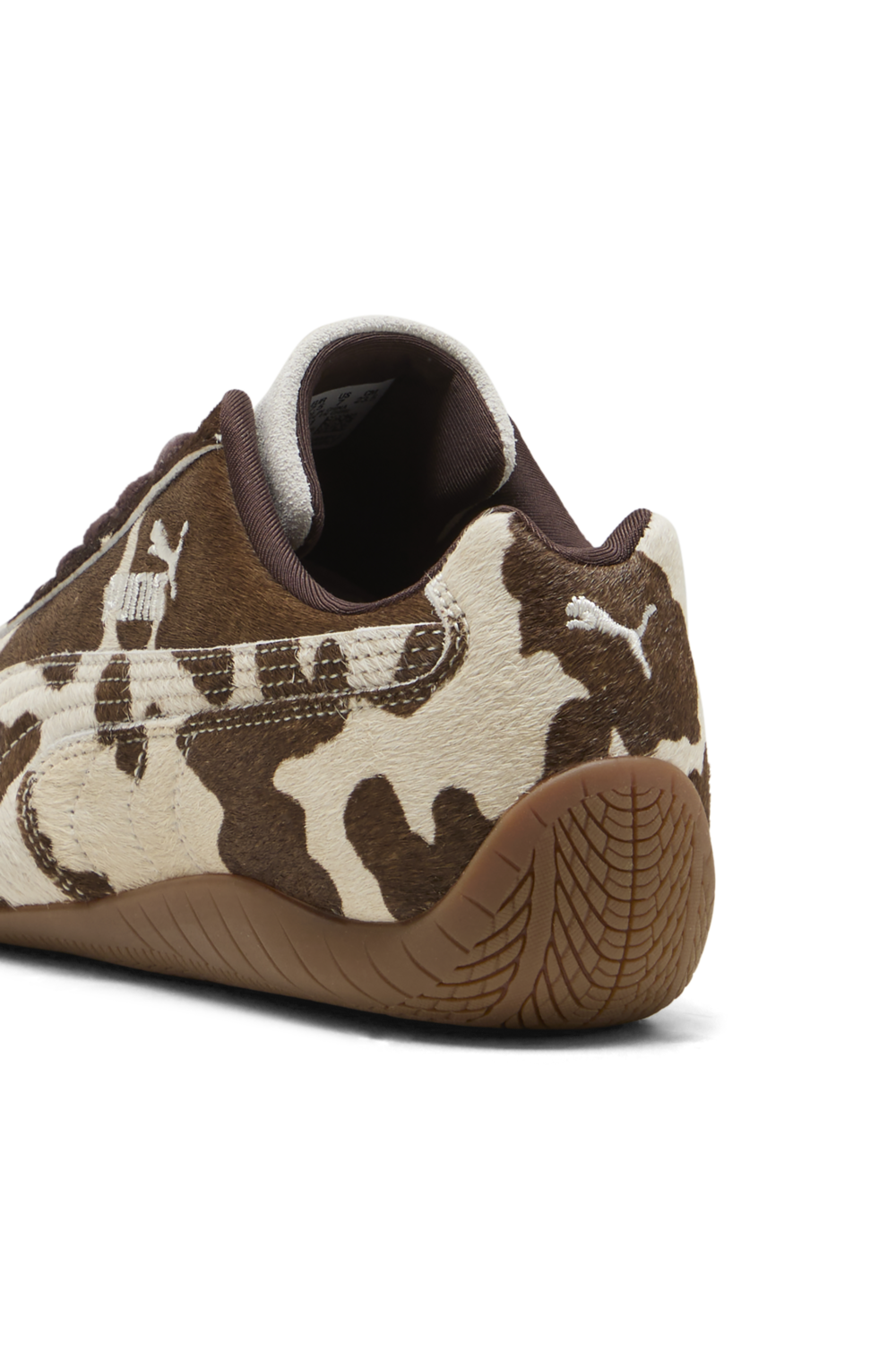 תמונת פנים של נעלי סניקרס