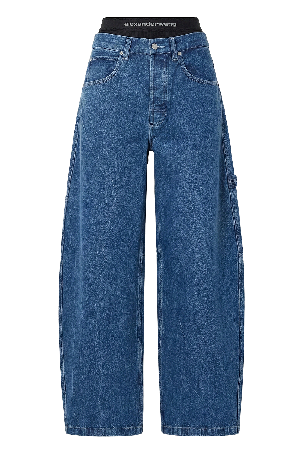 תמונה קידמית של מכנסי ג'ינס בגזרת אוברסייז