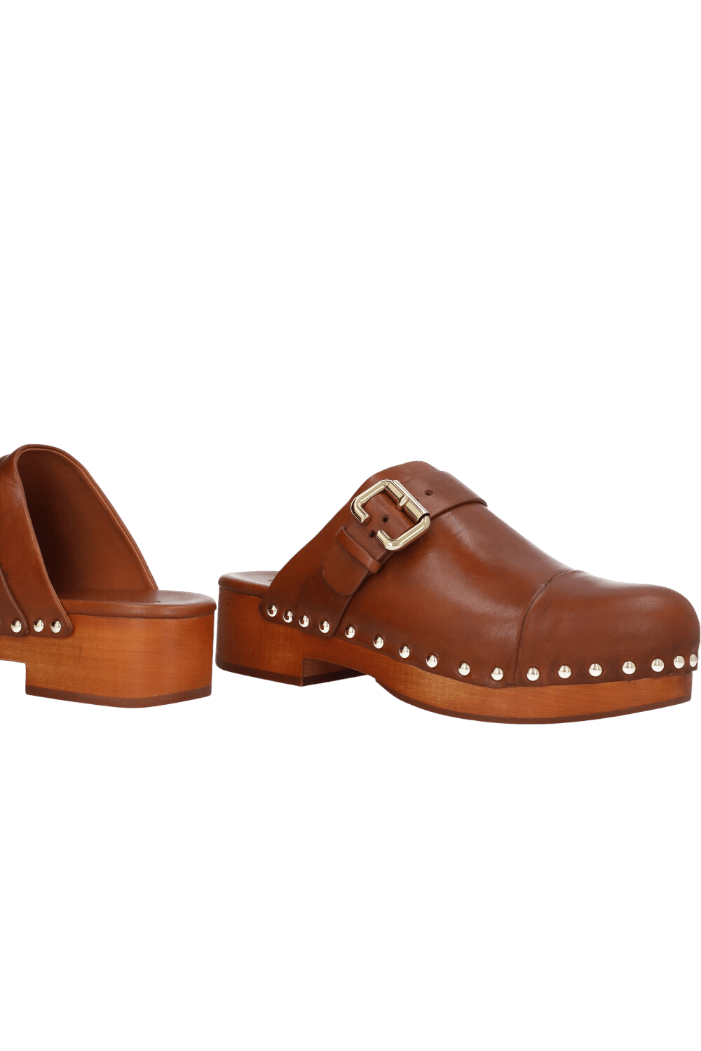 תמונת תקריב של כפכפי עץ