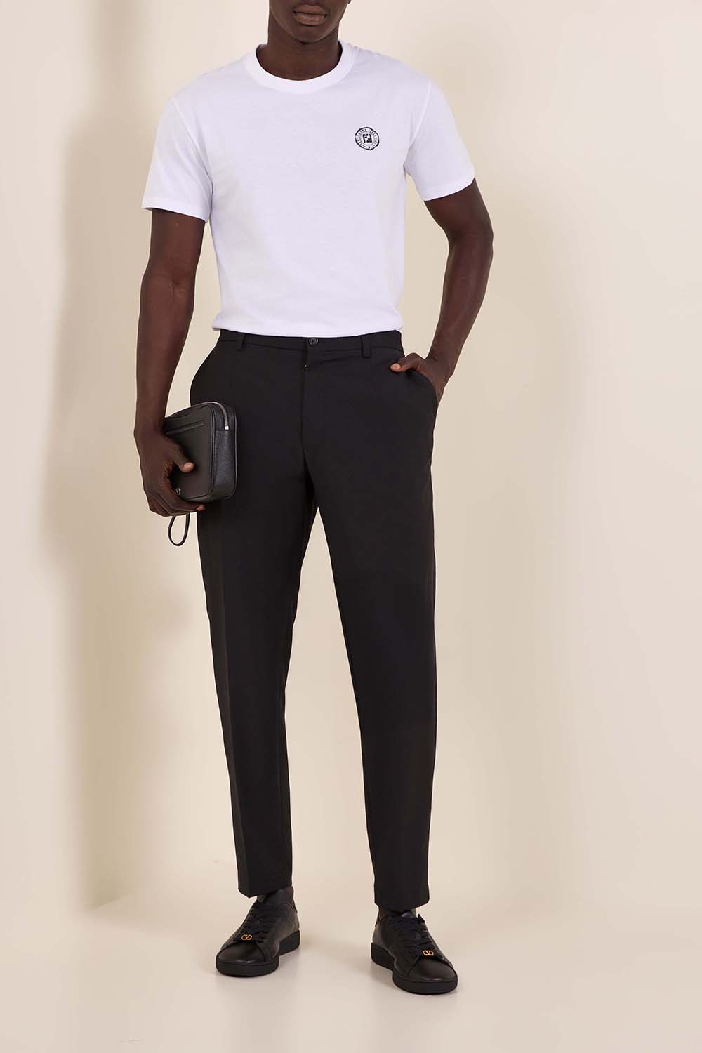 תמונת דוגמן קידמית של תיק פאוץ'