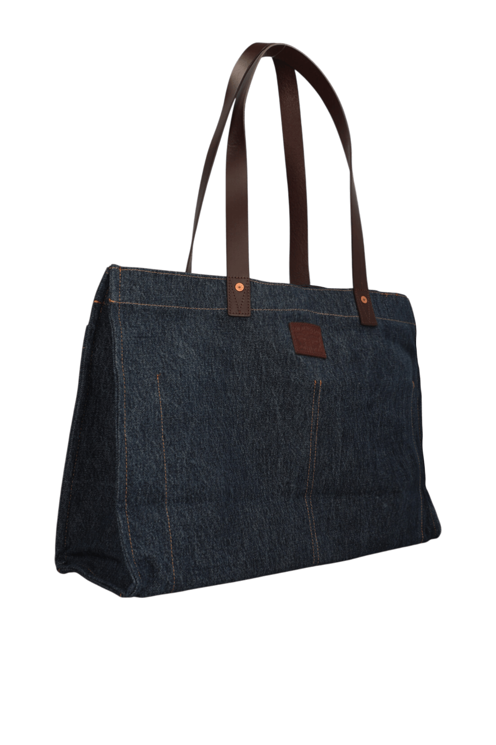 תמונה אחורית של תיק כתף