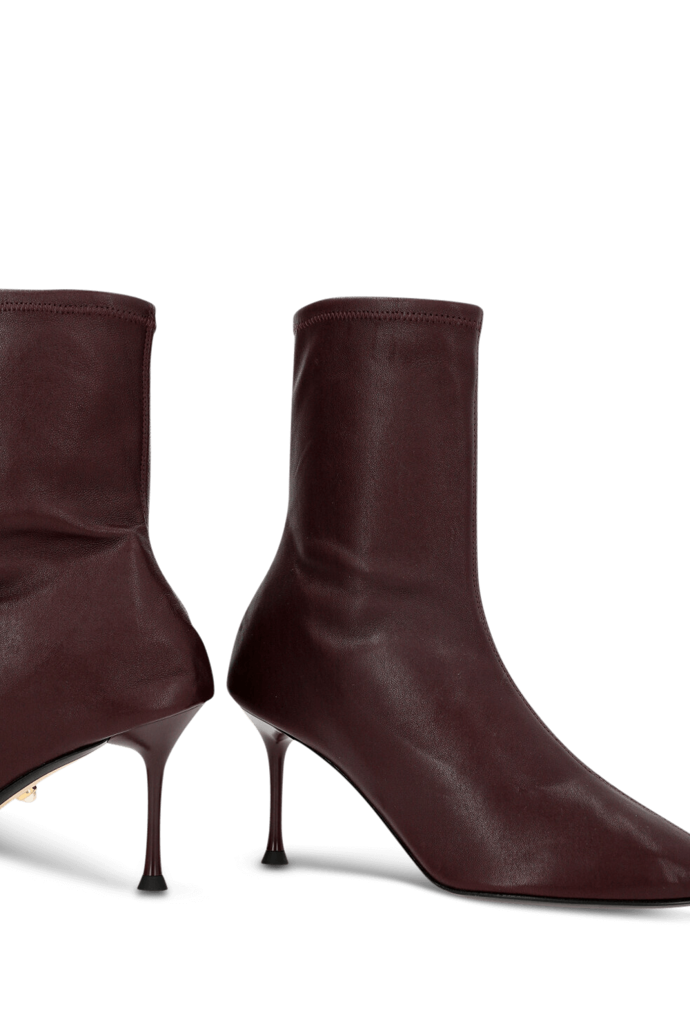 תמונת תקריב של מגפוני עקב