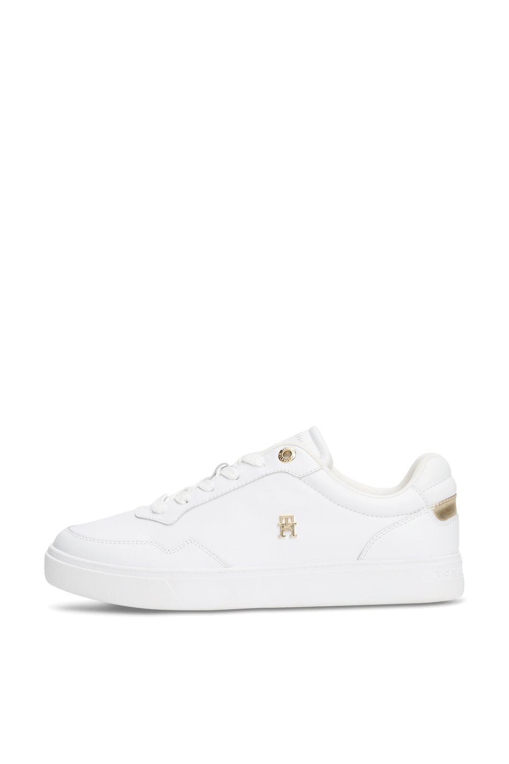 תמונת תקריב של נעלי סניקרס