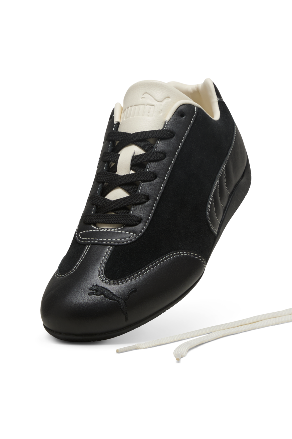 תמונת פנים של נעלי סניקרס ספידקאט