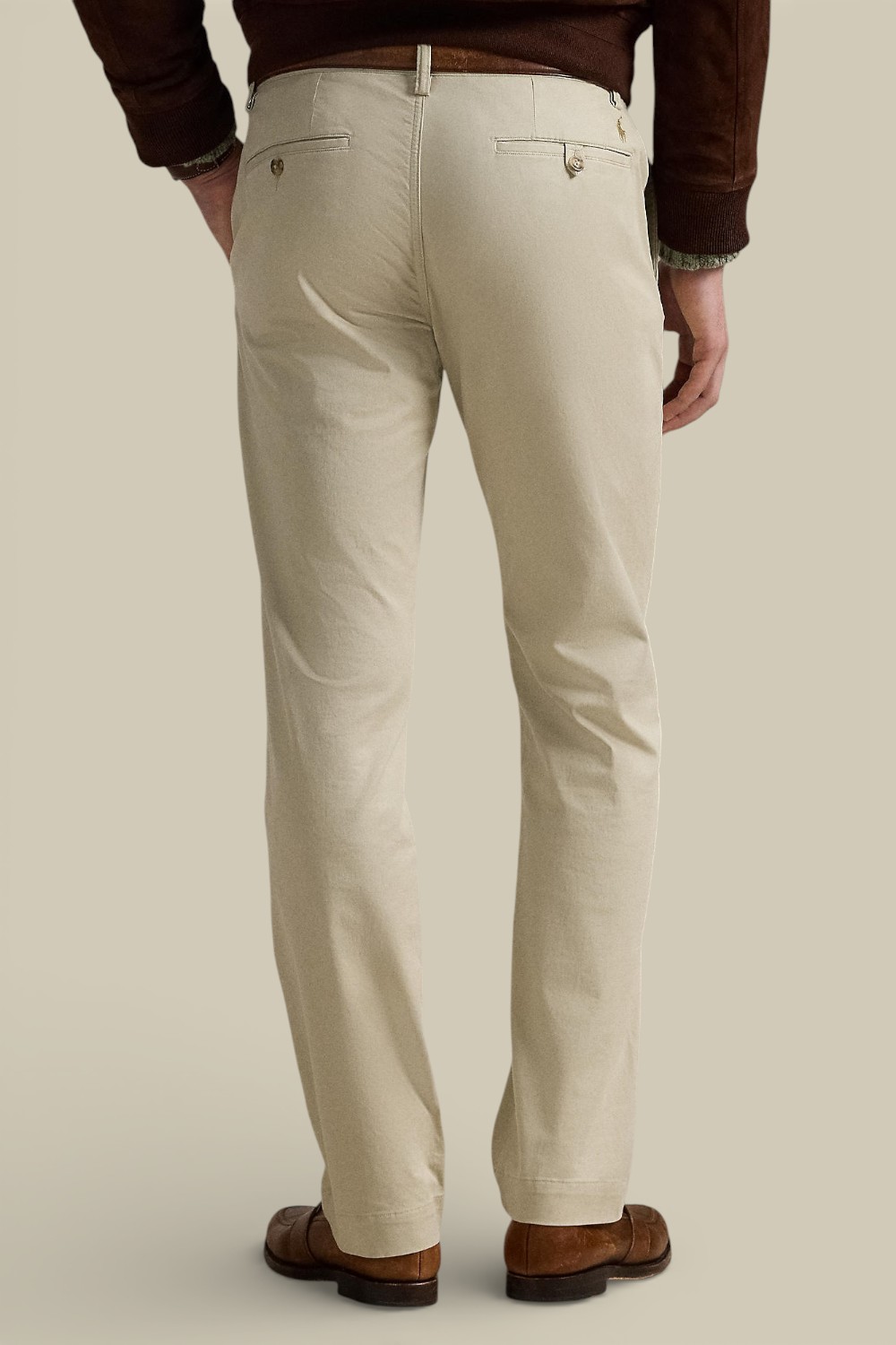 תמונת דוגמן אחורית של מכנסי צ&rsquo;ינו