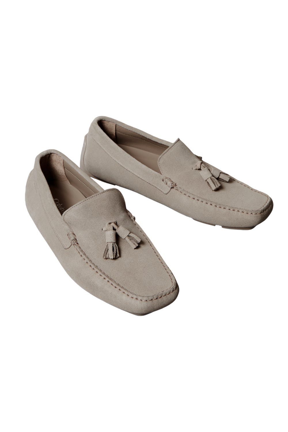 תמונת תקריב של נעלי מוקסין