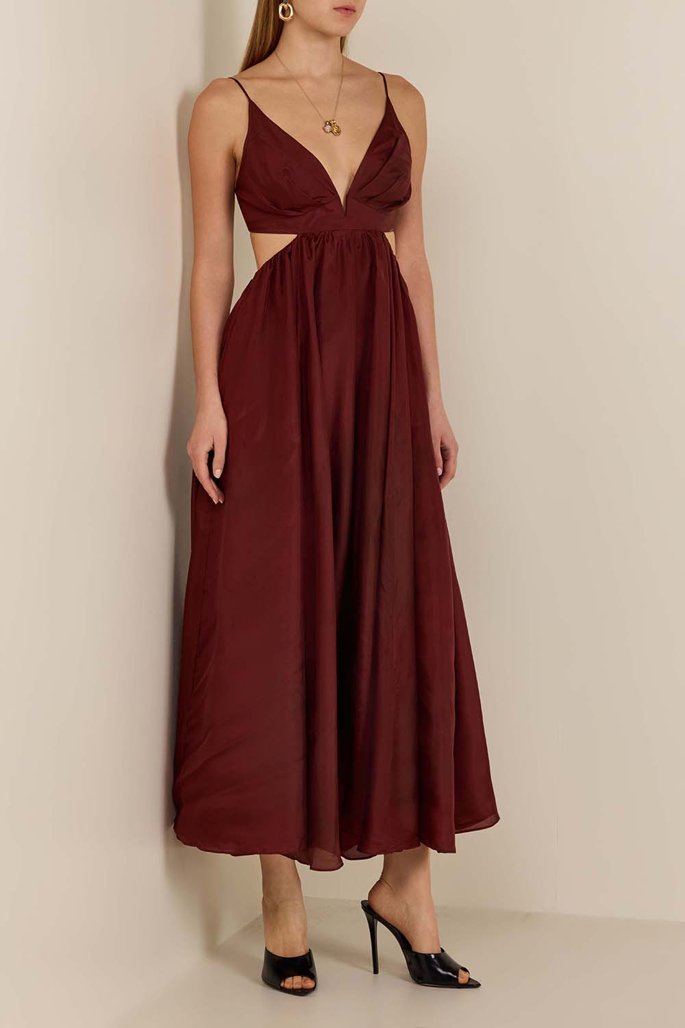 תמונת דוגמן קידמית של שמלת מקסי משי