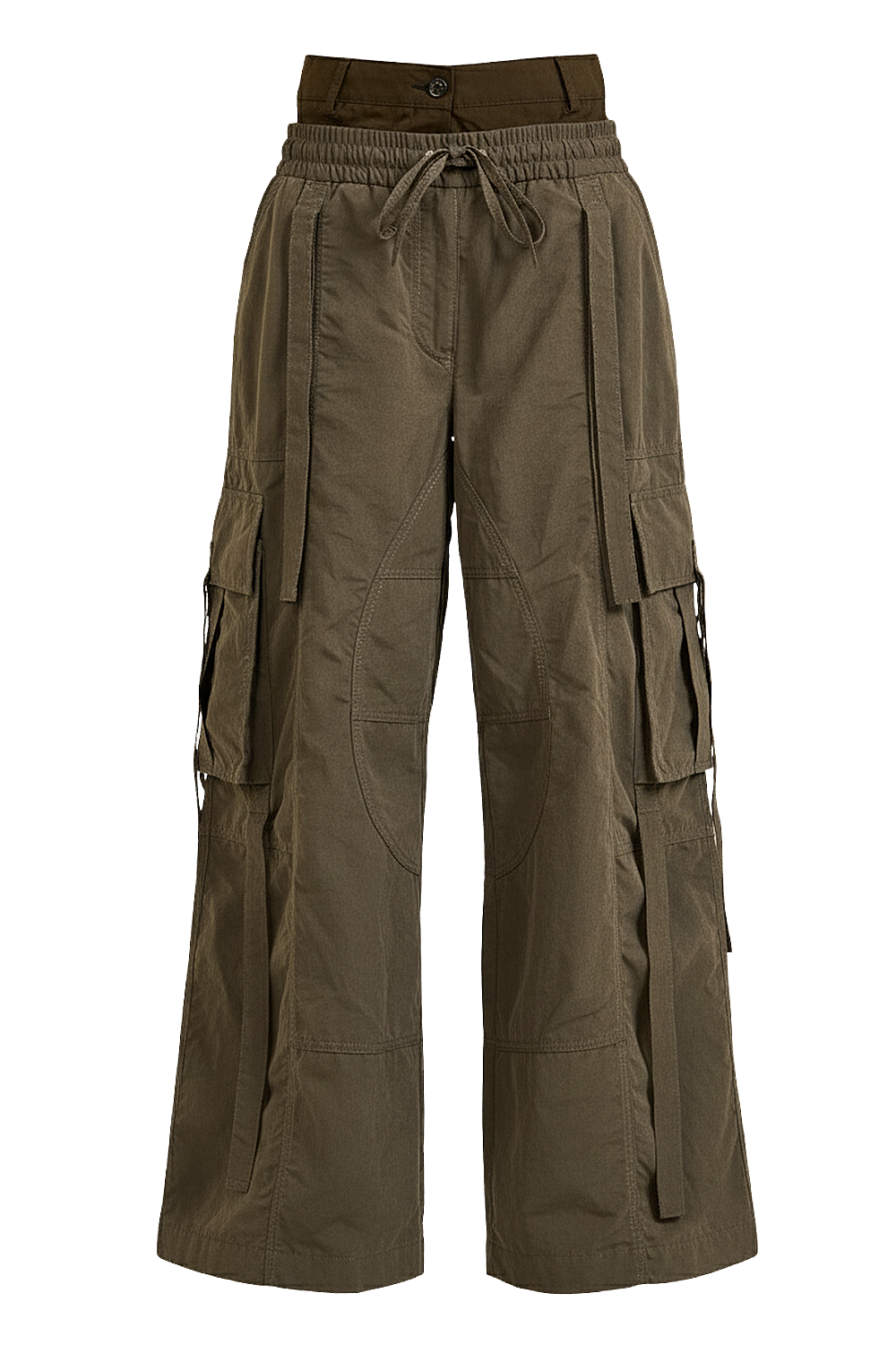 תמונה קידמית של מכנסי קרגו במראה שכבות