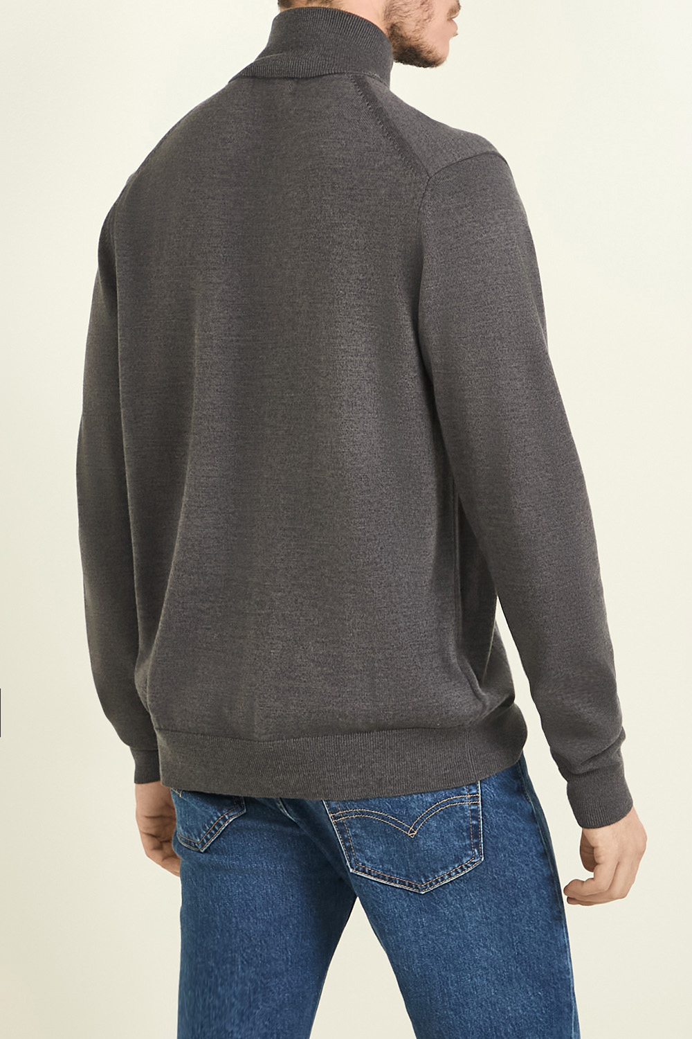 תמונת דוגמן אחורית של סריג עם חצי רוכסן