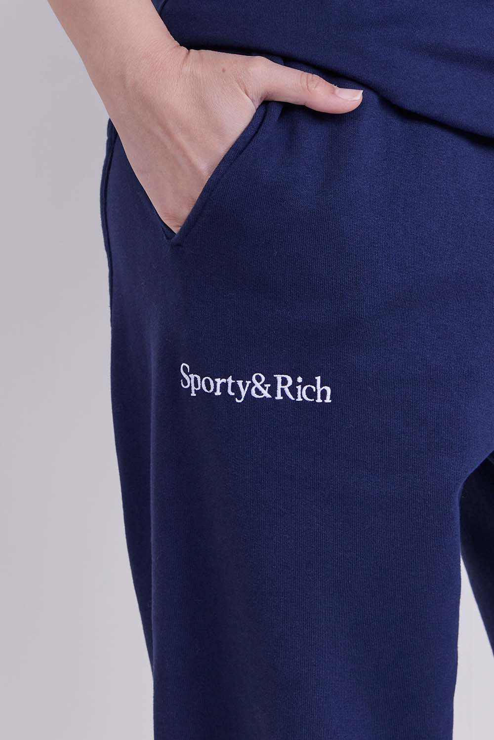 תמונת תקריב דוגמן של מכנסי ג'וגר יאנקיז