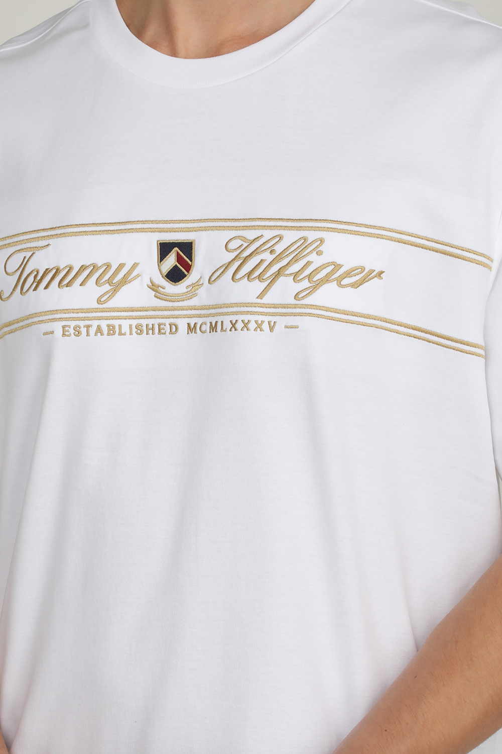 חולצת טי רקומה TOMMY HILFIGER