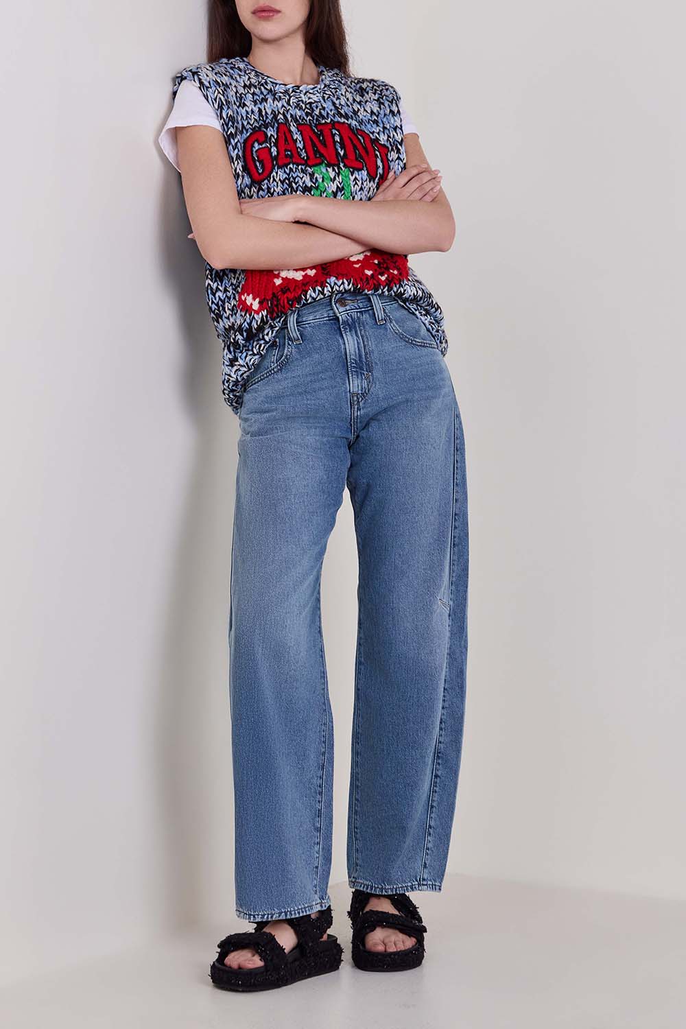 תמונת דוגמן קידמית של סנדלי טוויד