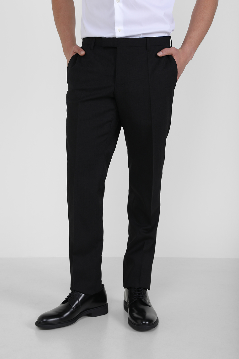 חליפה מחויטת