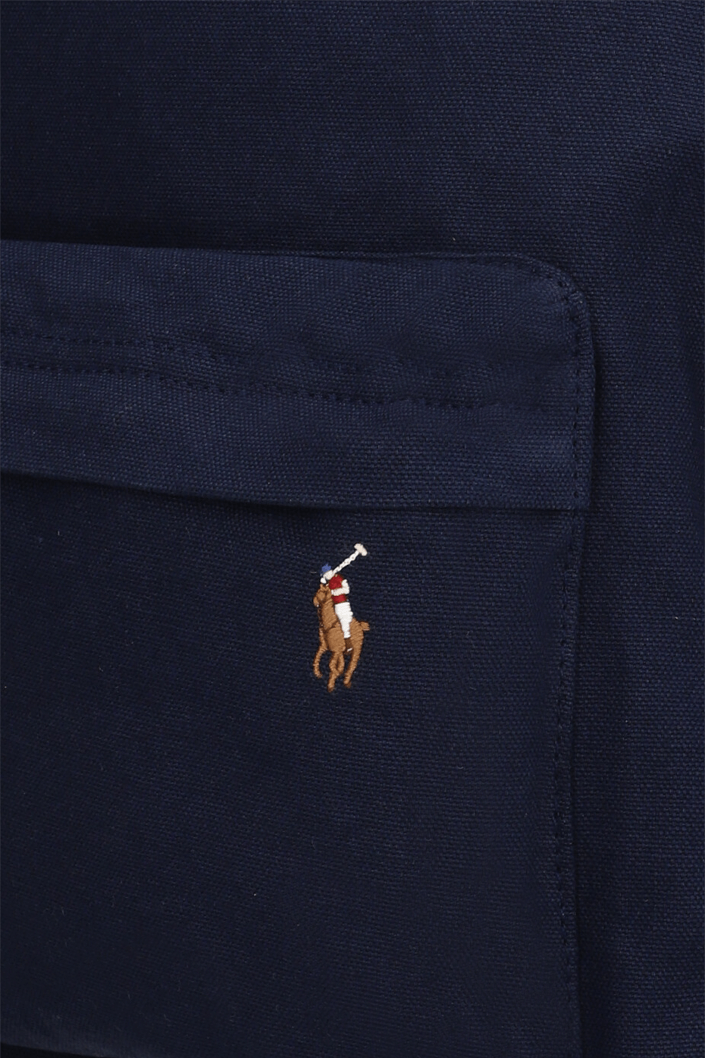 תמונת תקריב של תיק גב מכותנה