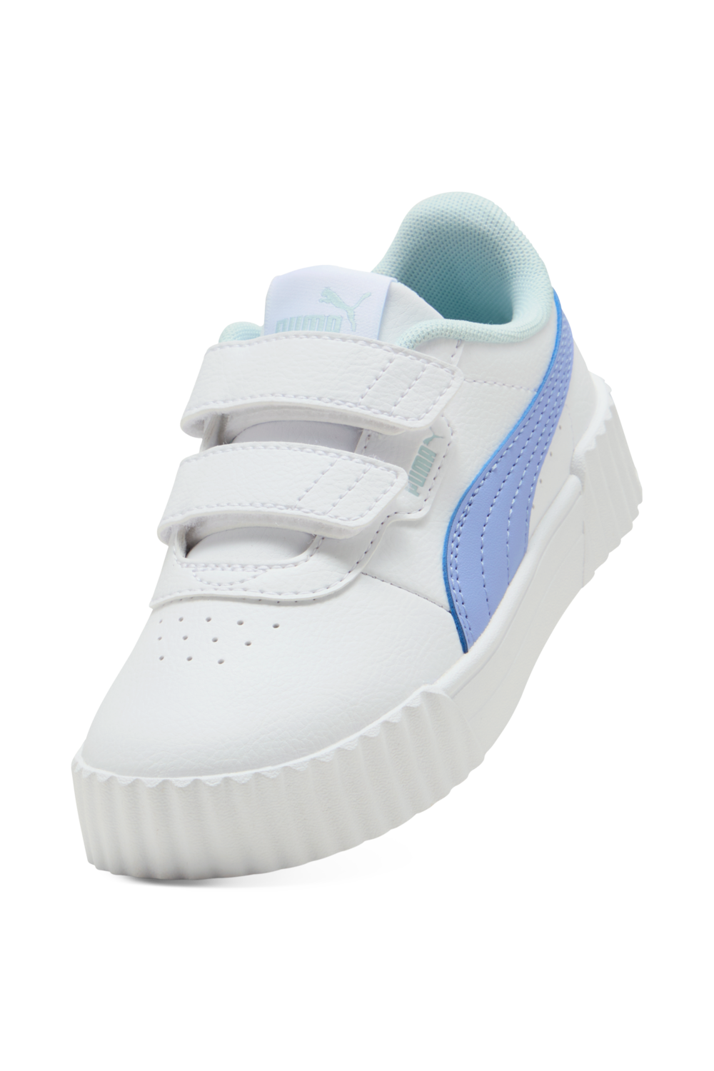 תמונת פנים של נעלי סניקרס