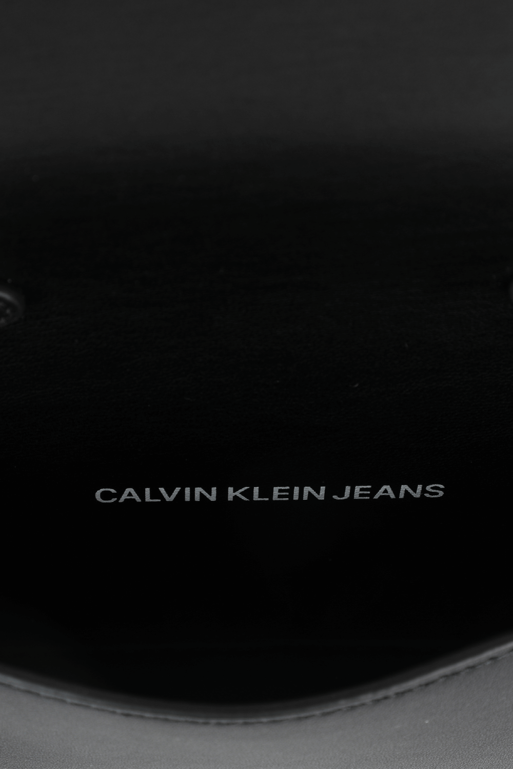 תמונת פנים של Crossbody Phone Pouch in Black