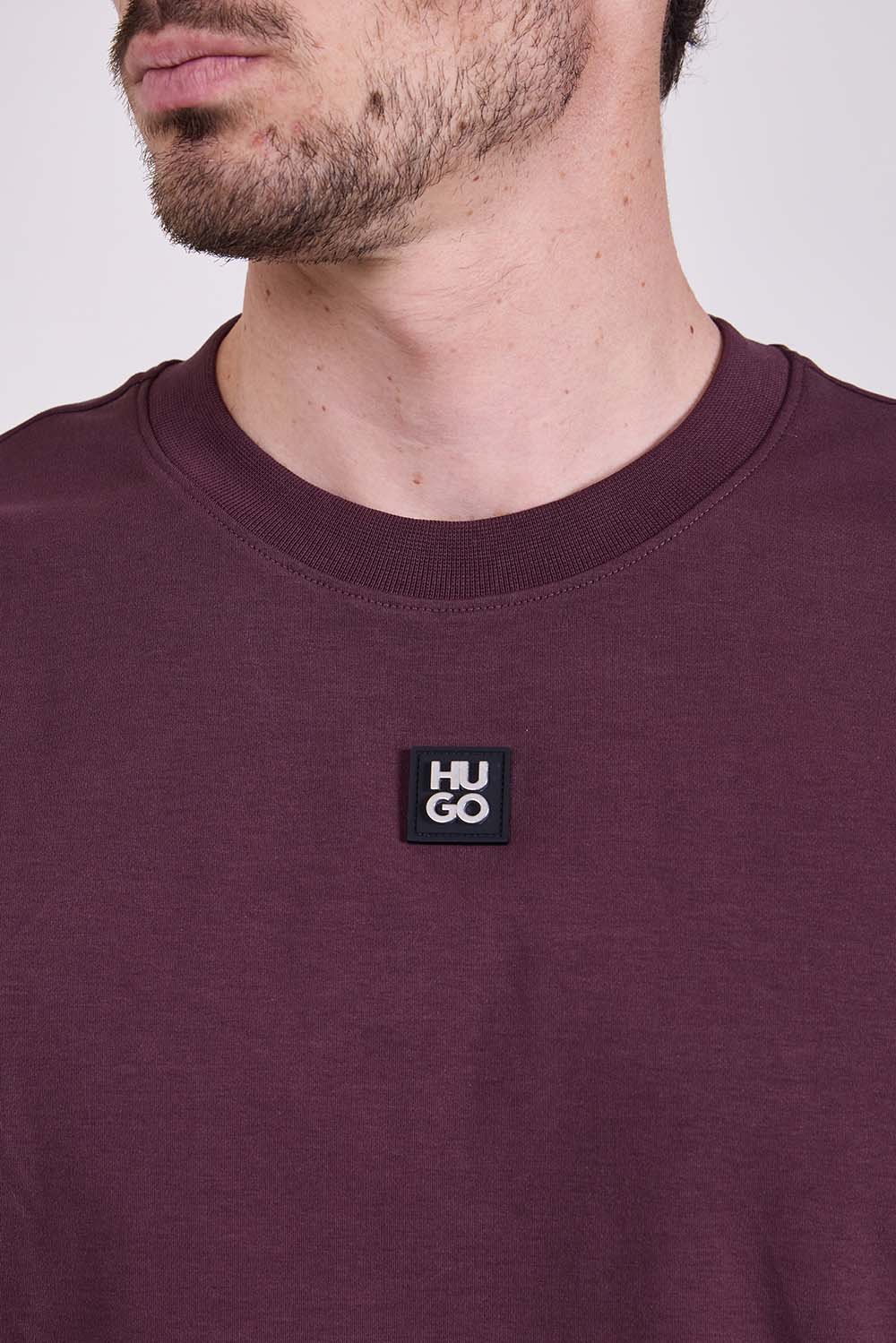 תמונת תקריב דוגמן של חולצת טי