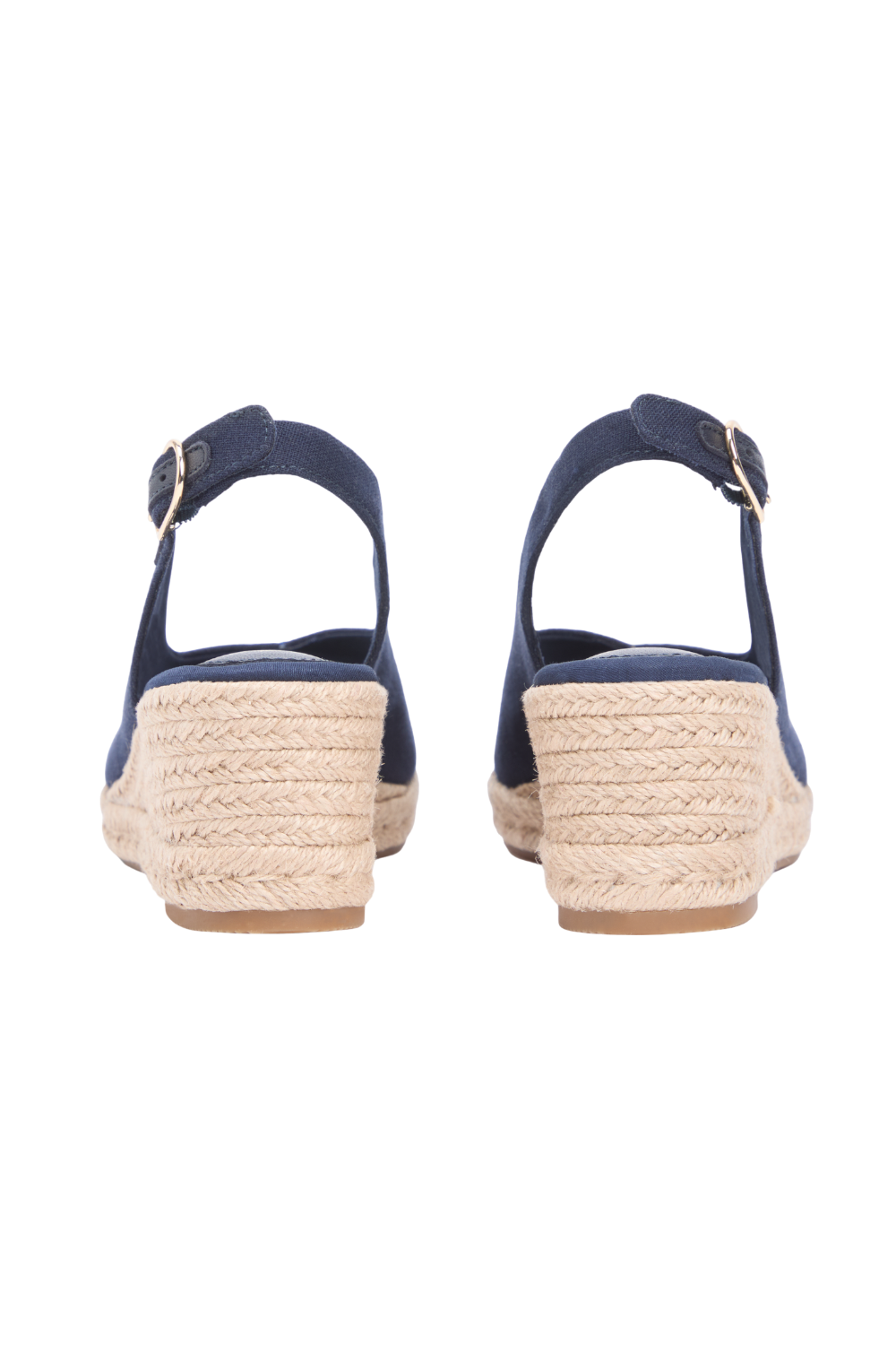 תמונת תקריב של נעלי עקב