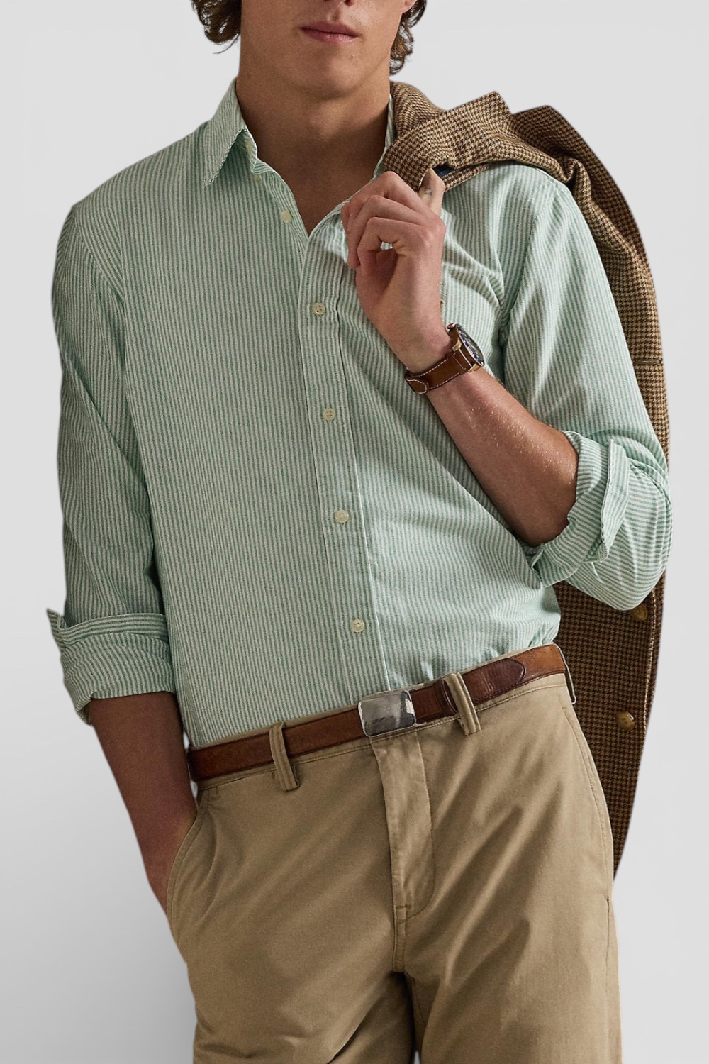 תמונת דוגמן קידמית של חולצה מכופתרת