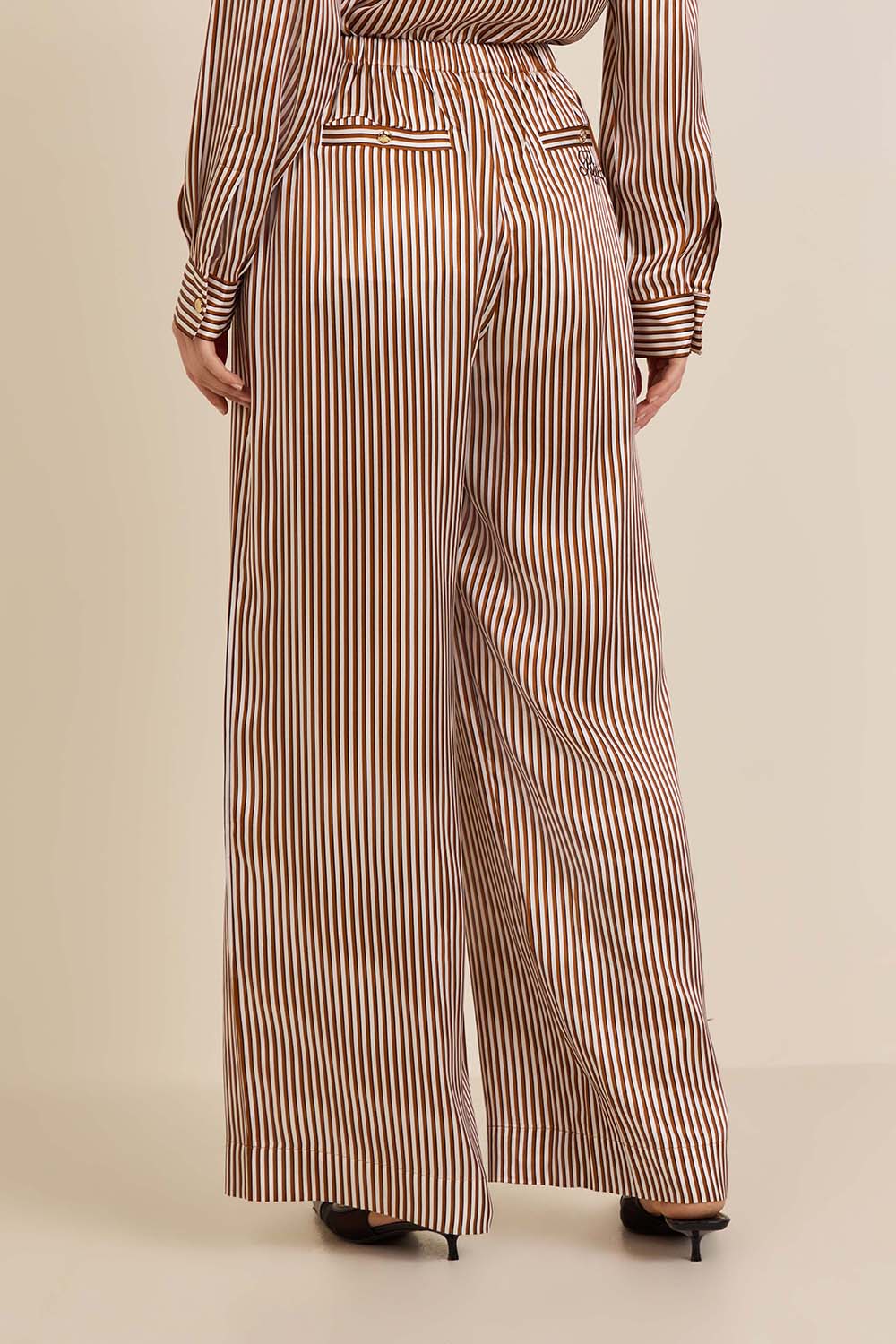 תמונת דוגמן אחורית של מכנסי פיג'מה ריטץ' X פריים