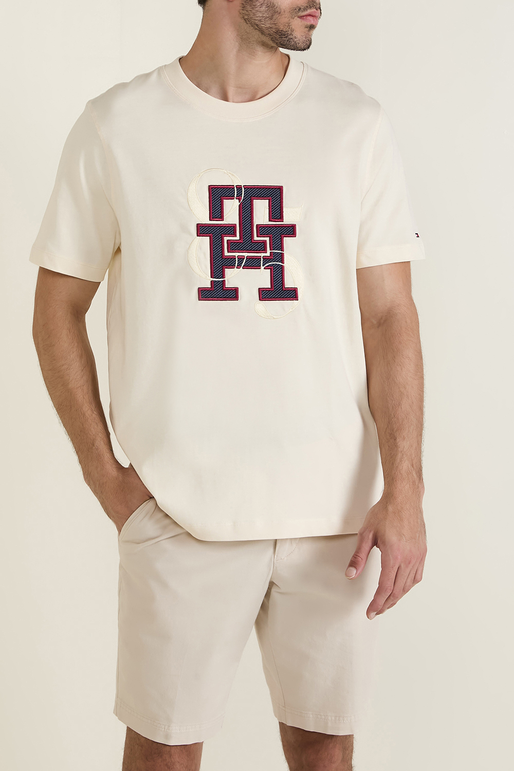 תמונת דוגמן קידמית של חולצת טי