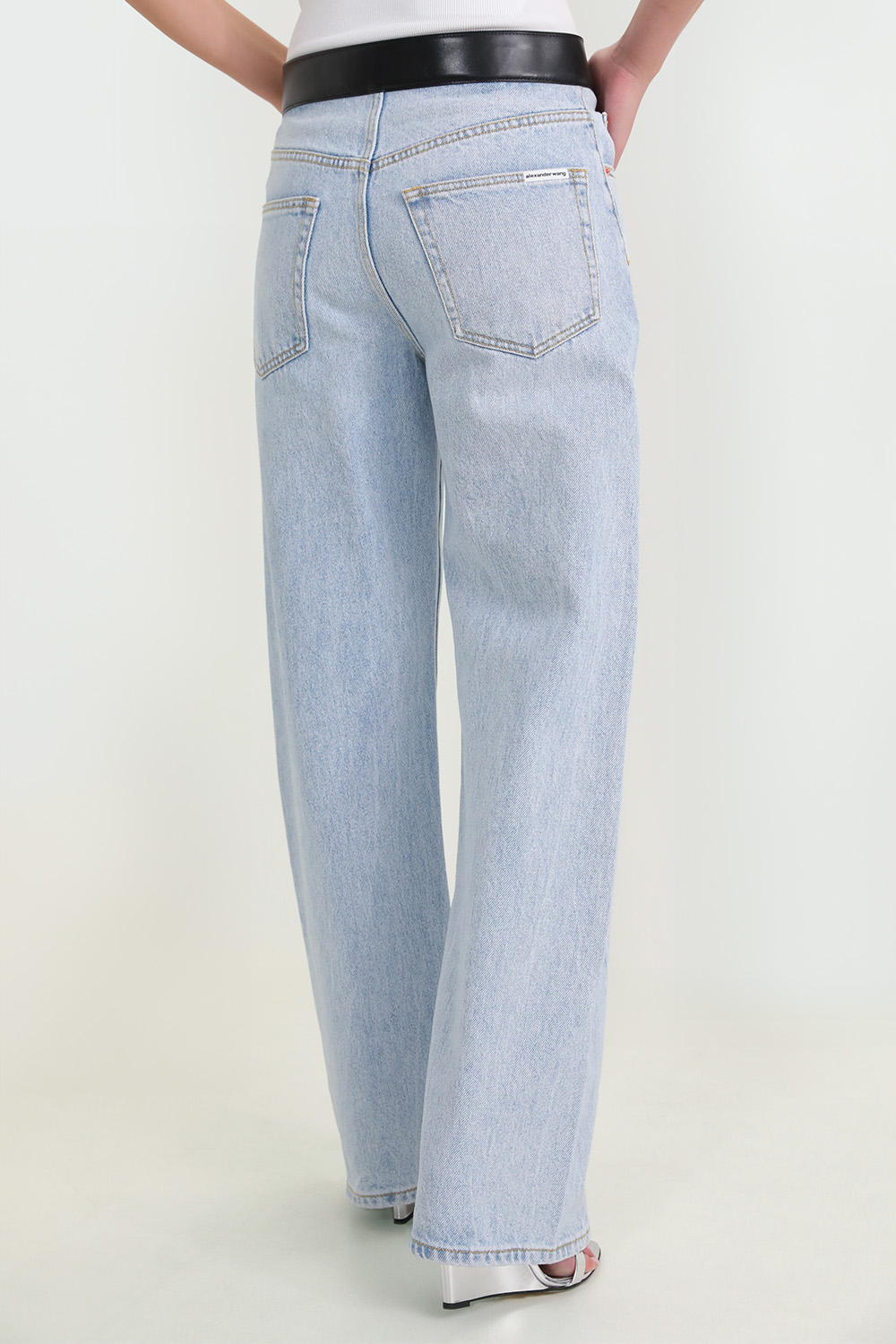 מכנסי ג'ינס עם חגורת עור ALEXANDER WANG