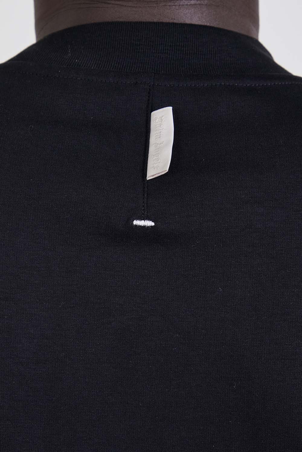 תמונת תקריב דוגמן של חולצת טי