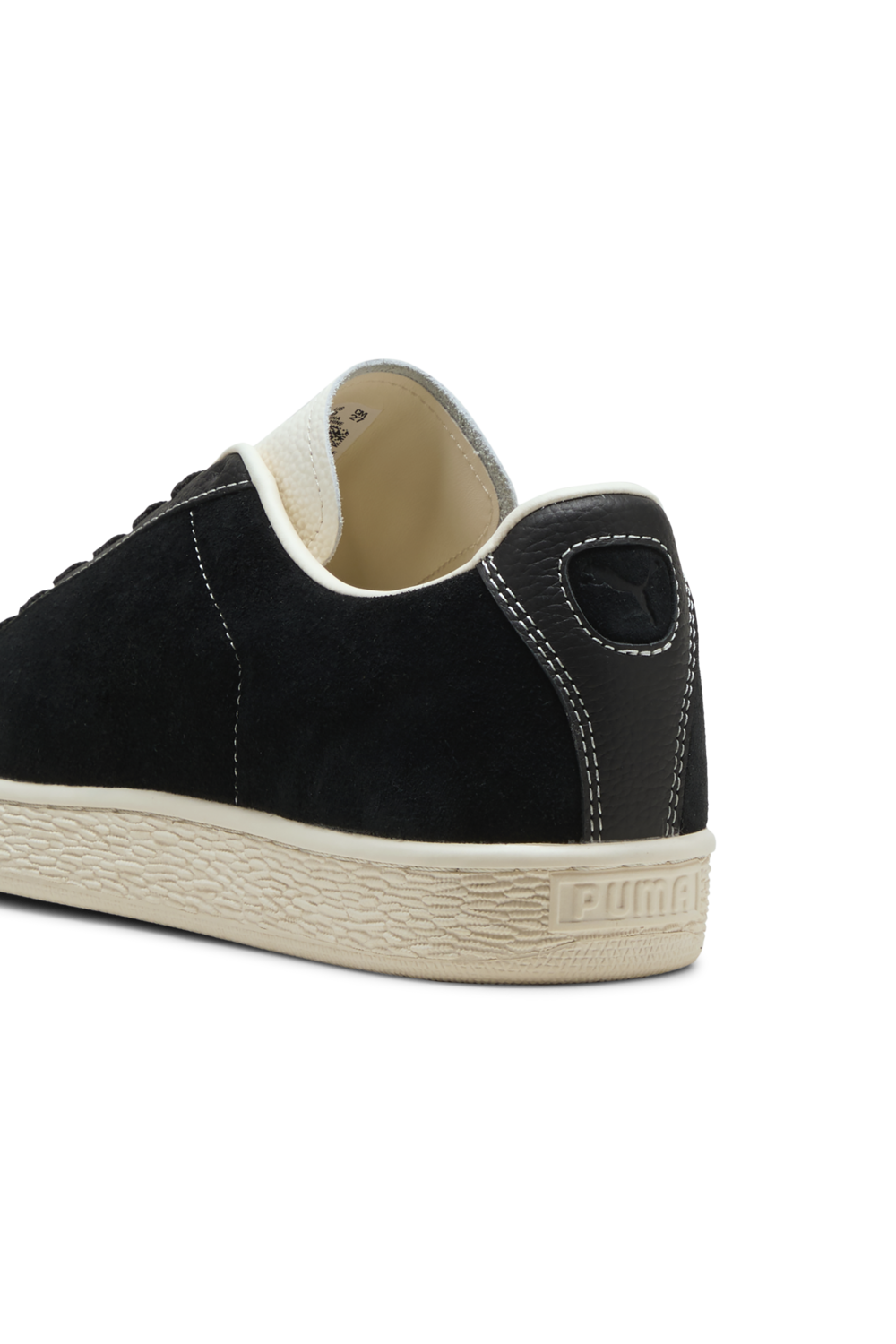 תמונת פנים של נעלי סניקרס