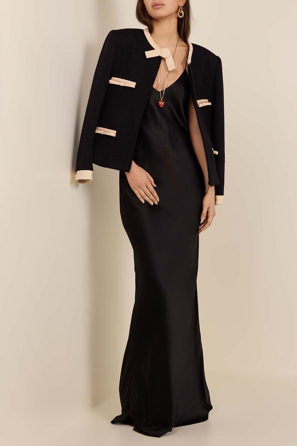 תמונת דוגמן קידמית של שרשרת לב