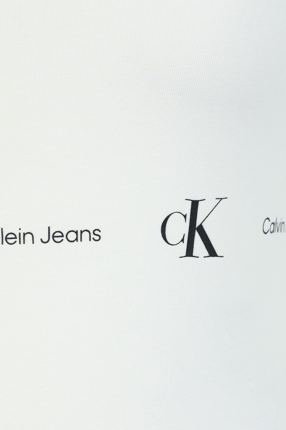 תמונה אחורית של בגד גוף לבן עם שרוולים ארוכים