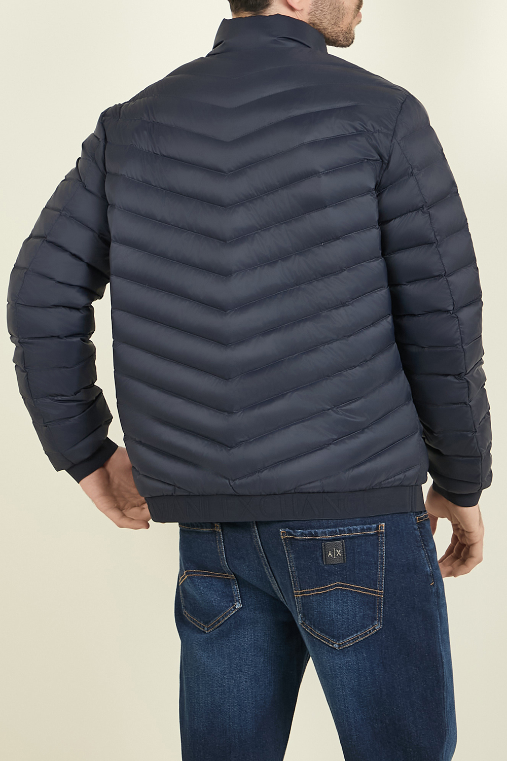 תמונת דוגמן אחורית של מעיל קווילט