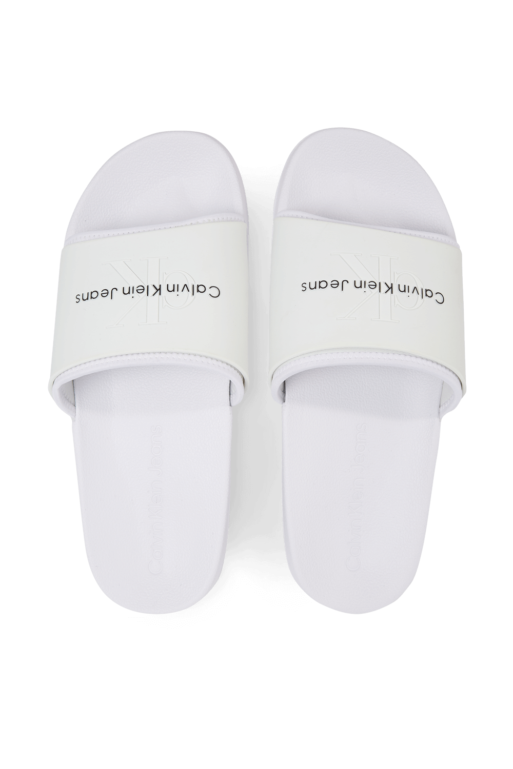 תמונת תקריב של כפכפי סליידס