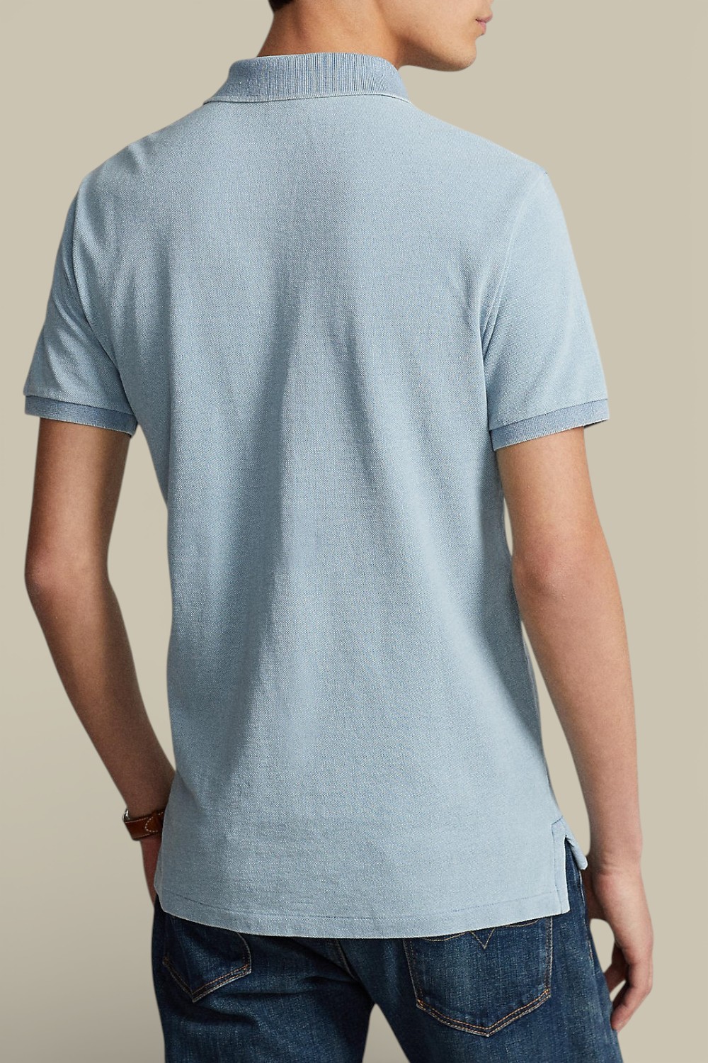 תמונת דוגמן אחורית של חולצות פולו שרוול קצר