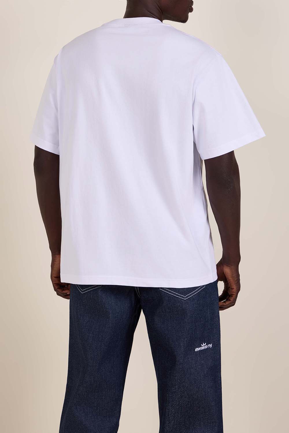 תמונת תקריב דוגמן של חולצת טי