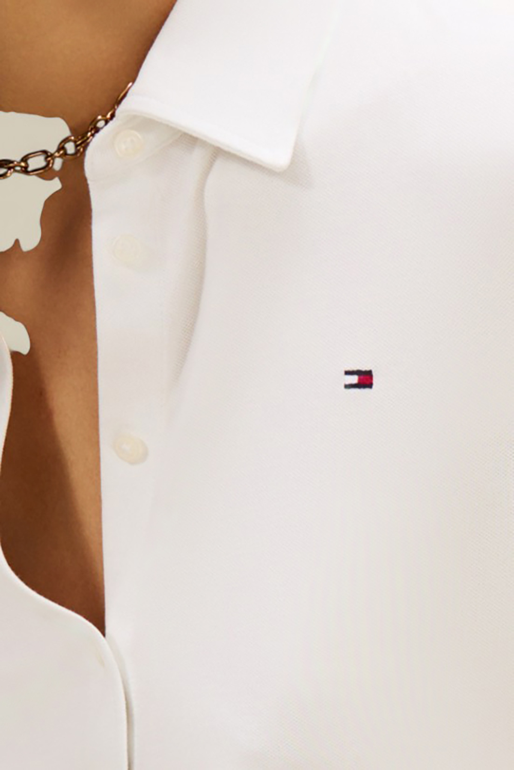 תמונת תקריב דוגמן של חולצת כפתורים 1985 סלים פיט