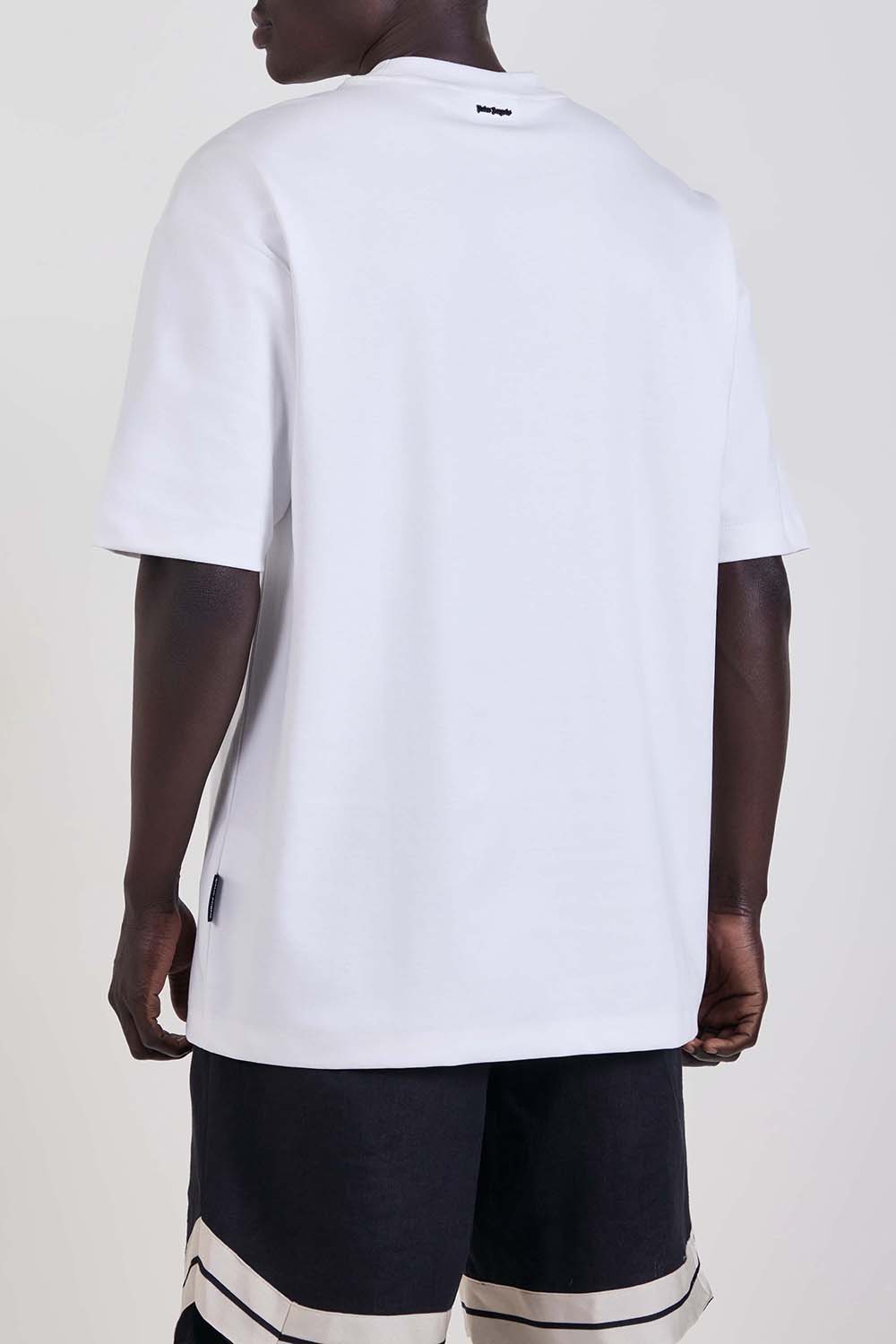 תמונת דוגמן אחורית של חולצת טי אוברסייז